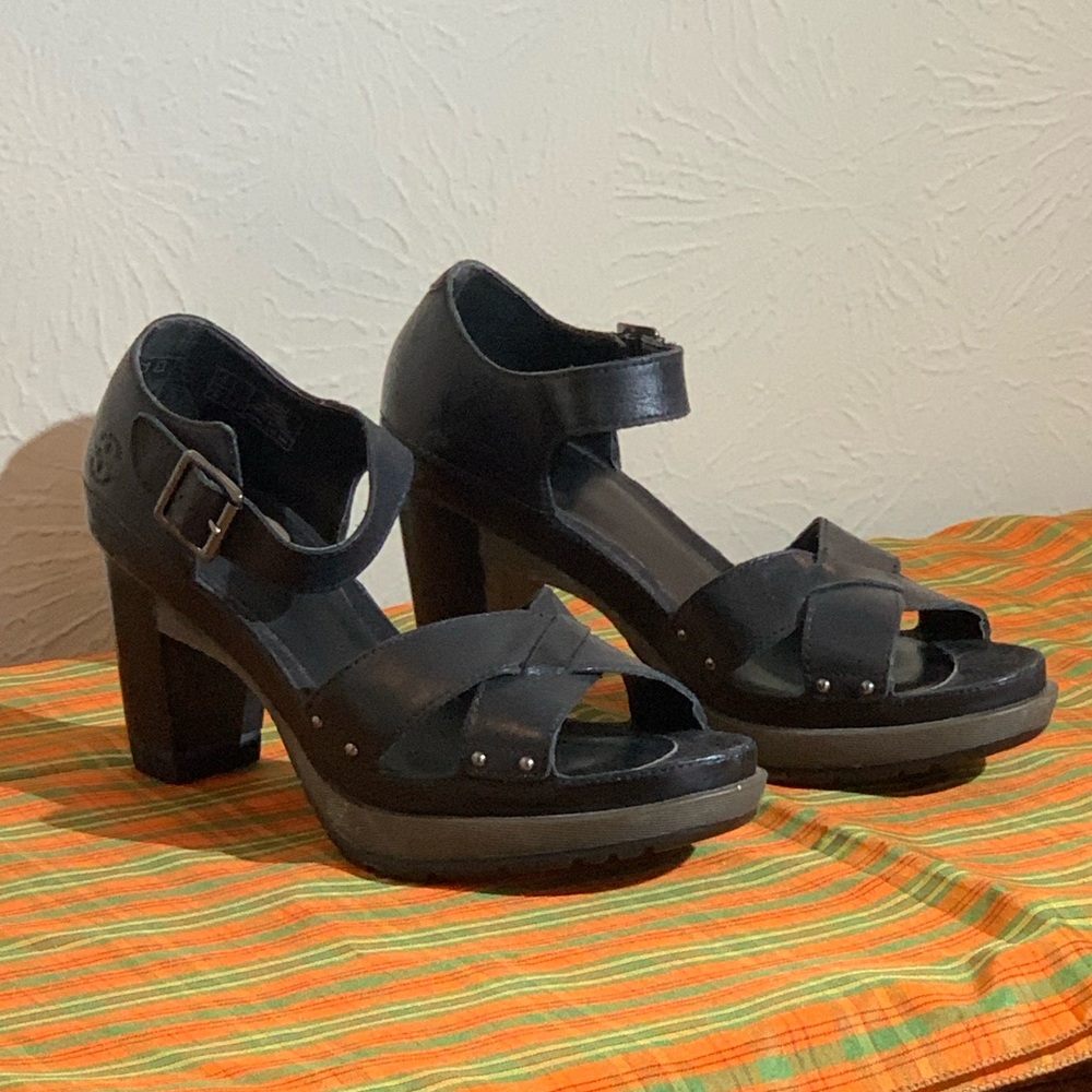 New W/O Tags Stylish Black Leather Dr. Martens Women’s Heels Sz 9